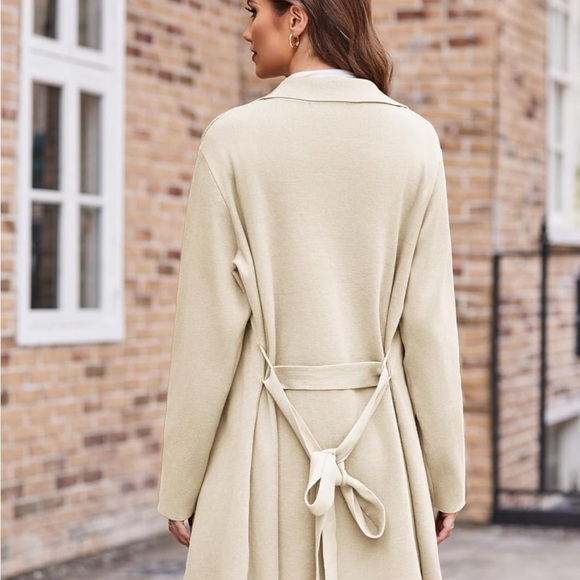 EUC Grace Karin cardigan/sweater crème color size L. - Picture 2 of 4